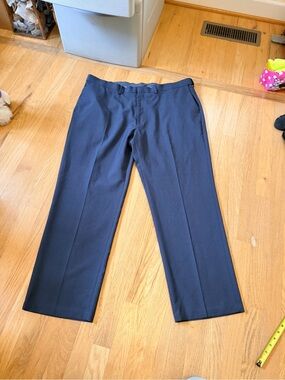 "Haggar" Men's Size 42x30 gray Dress Pants GUC